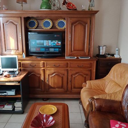 Maison Entiere Avec Parking, Garage Et Jardin Montluçon Dış mekan fotoğraf