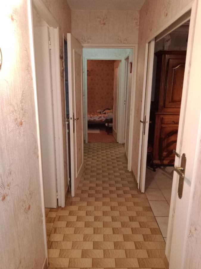 Maison Entiere Avec Parking, Garage Et Jardin Montluçon Dış mekan fotoğraf