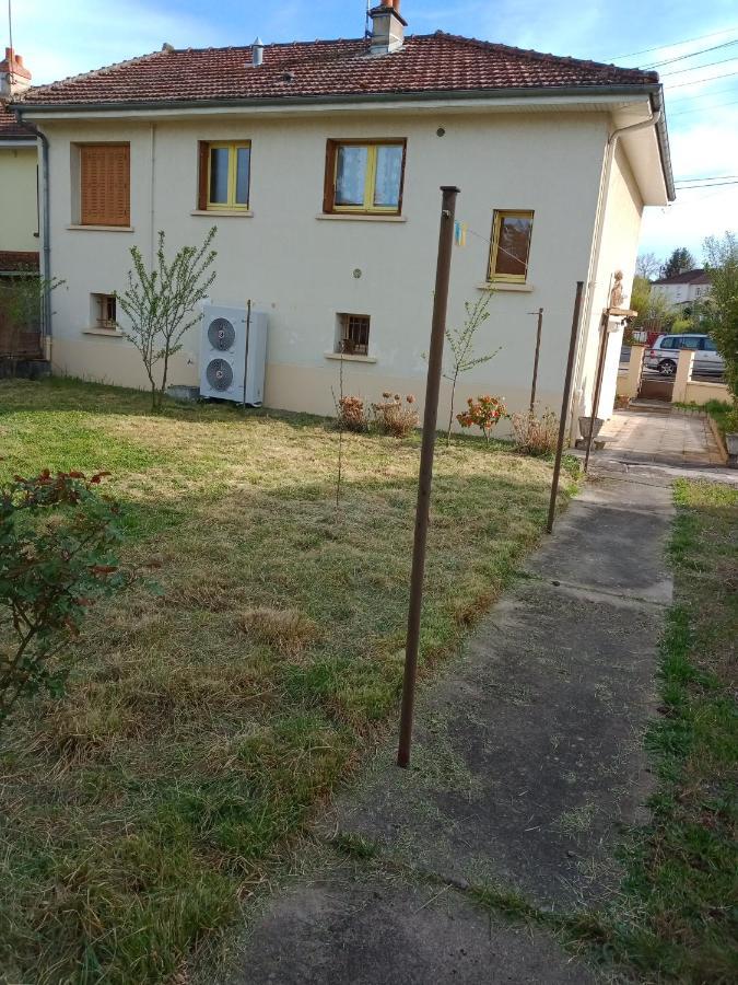 Maison Entiere Avec Parking, Garage Et Jardin Montluçon Dış mekan fotoğraf
