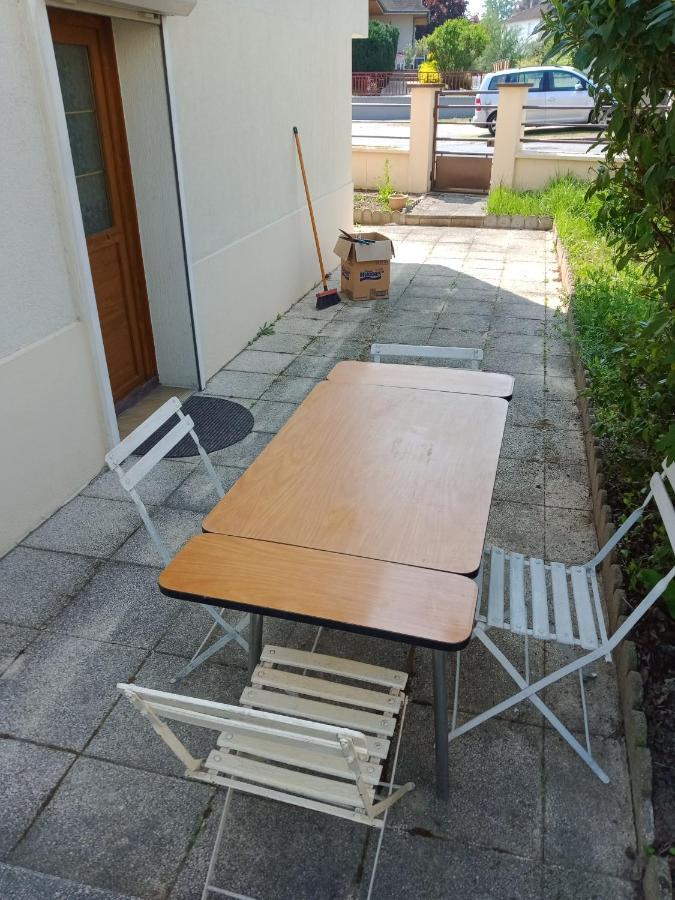 Maison Entiere Avec Parking, Garage Et Jardin Montluçon Dış mekan fotoğraf