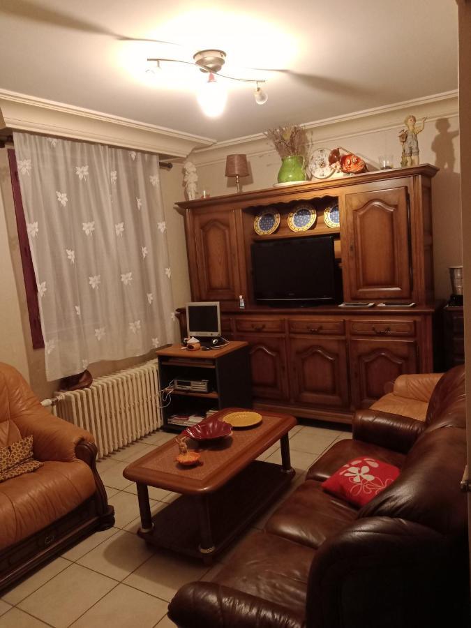Maison Entiere Avec Parking, Garage Et Jardin Montluçon Dış mekan fotoğraf