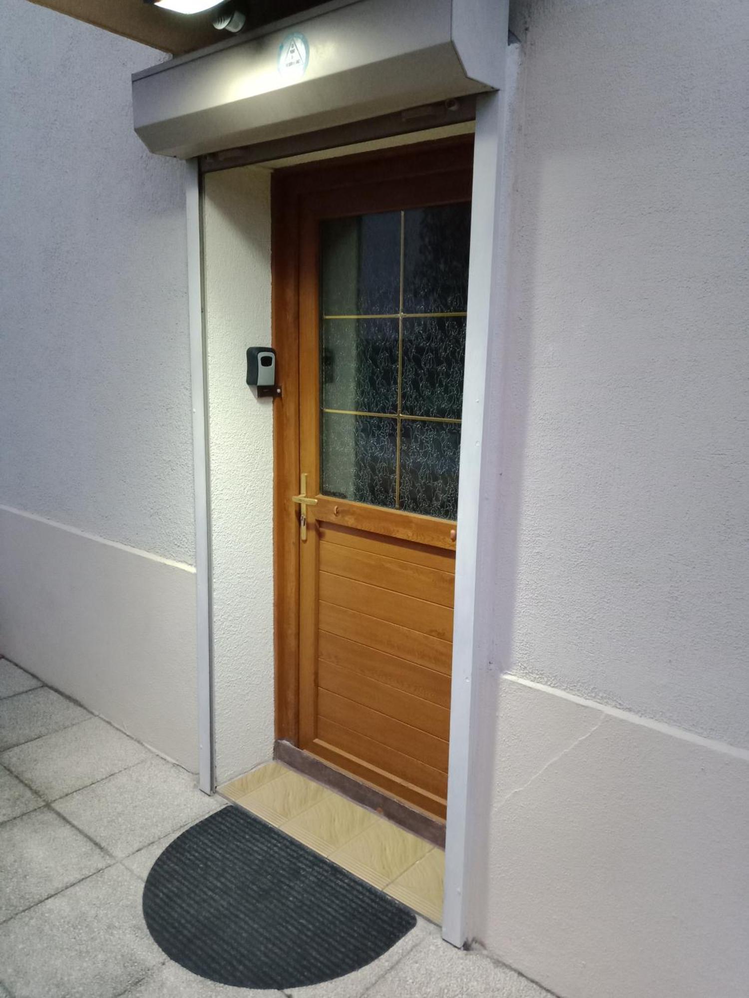Maison Entiere Avec Parking, Garage Et Jardin Montluçon Oda fotoğraf